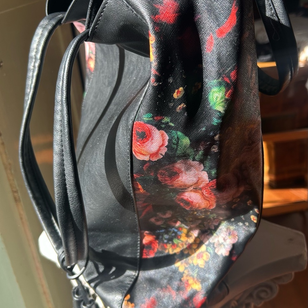 Kelly and Katie Floral Tote Bag - Picture 2 of 7